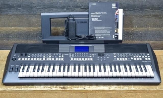 Daiktas yamaha psr-S670