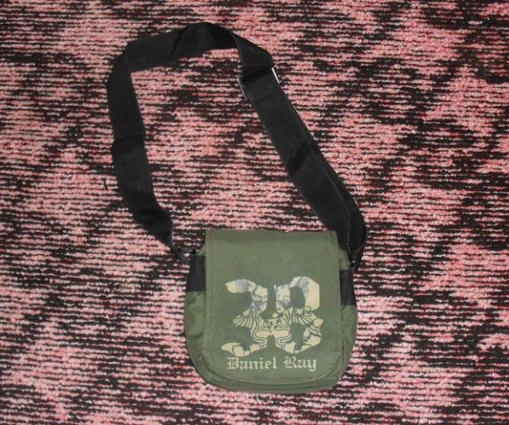 Daiktas Daniel Ray tasyte per peti