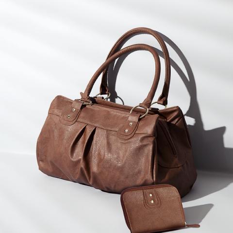 Daiktas Rankine ir pinigine