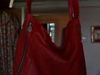 Daiktas Didelė raudona rankinė