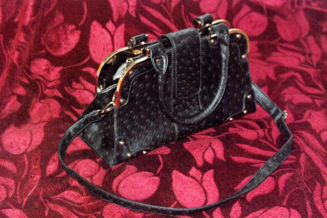 Daiktas Naujas Juodas Rankinukas tik 12 eur.