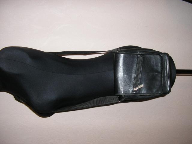 Daiktas Nuostabi odine juoda rankine per peti