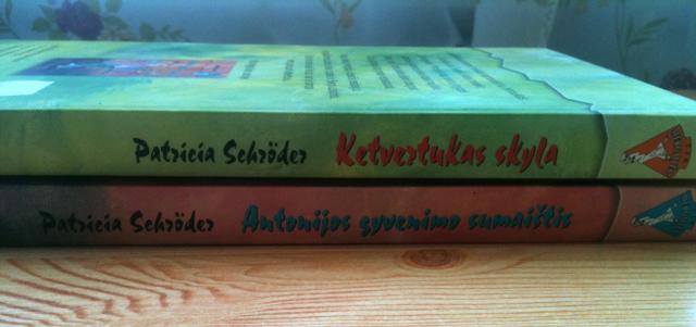 Daiktas Patricia Schroder "Ketvertukas skyla" ir "Antonijos gyvenime sumaištis"