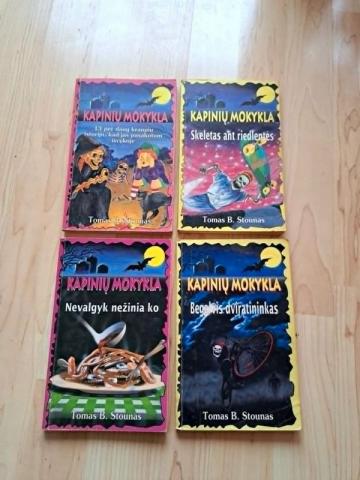 Daiktas Kapinių mokykla 4€