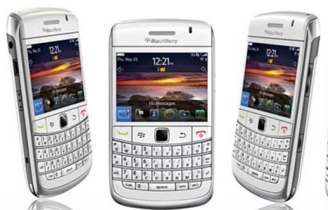 Daiktas blackberry 9780 bold balatas 