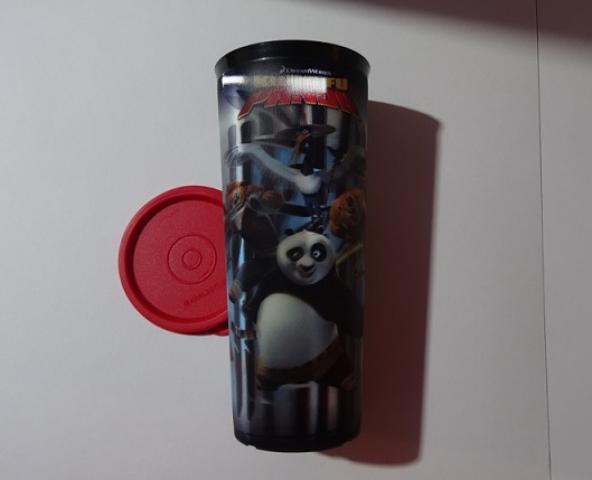 Daiktas Kung-fu Pandos stiklinė (Tupperware)