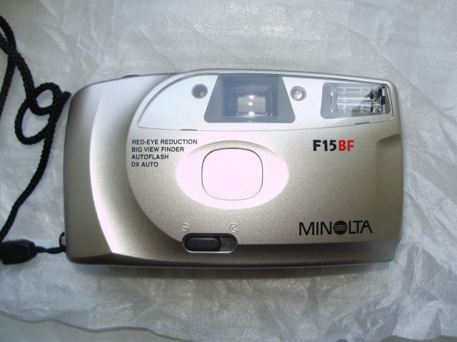 Daiktas • veikiantis fotoaparatas "minolta" f15 bf su fotojuosta (5 kadrai atlikti).