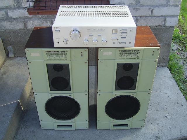 Daiktas Keiciu garso aparatura i keturati