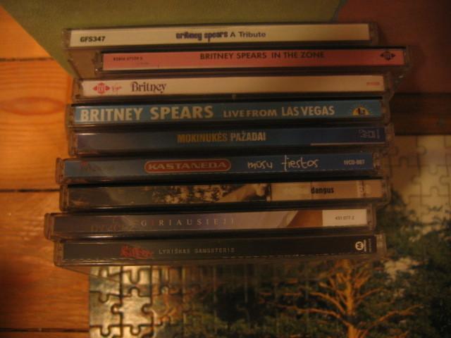 Daiktas Daug muzikinių CD