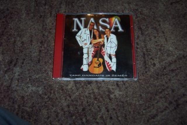 Daiktas Nasa-tarp dangaus ir žemės