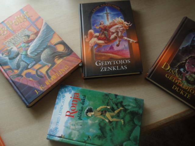 Daiktas Paaugliskos, idomios knygos ;]