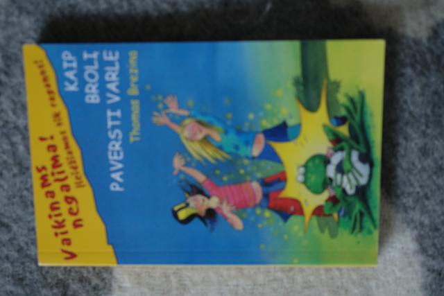 Daiktas VAIKINAMS NEGALIMA!Įleidžiamos tik raganos!