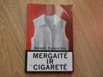 Daiktas mergaite ir cigarete