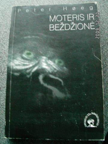 Daiktas P.Hoeg, Moteris ir beždžionė