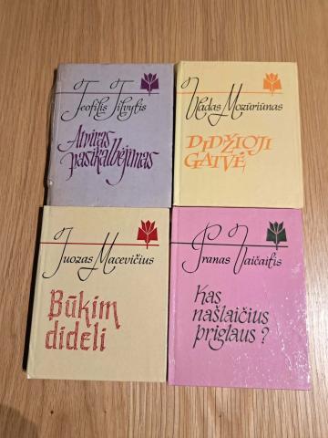 Daiktas Keturios poezijos knygos 2€