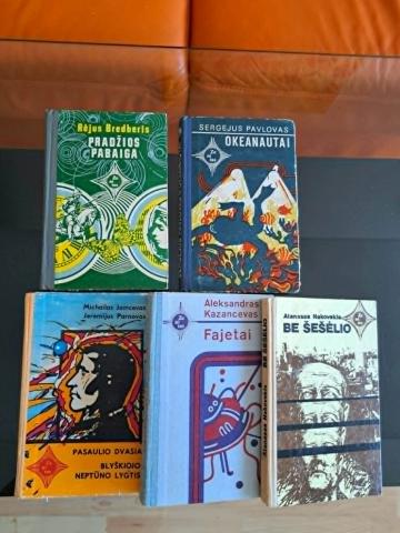 Daiktas serija Zenitas knygos 3€