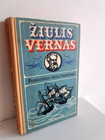 Daiktas Penkiolikos metų kapitonas 2€