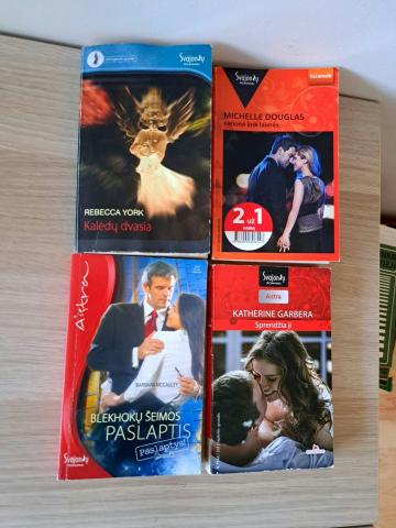 Daiktas serija"Svajonių romanai" knygų rinkinys 3€
