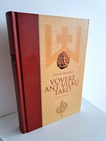 Daiktas Voverė ant vilkų tako  8€