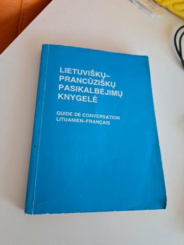 Daiktas Lietuviškų-prancūziškų pasikalbėjimų knygelė 1.,50€