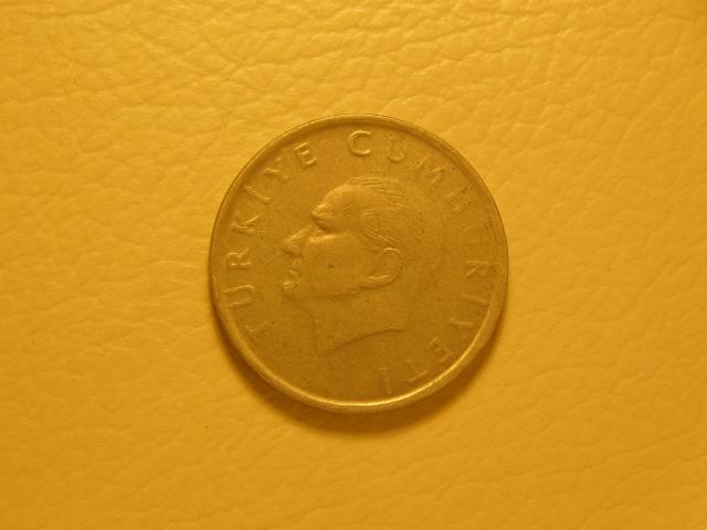 Daiktas Turkija  1o bin lira   98 m