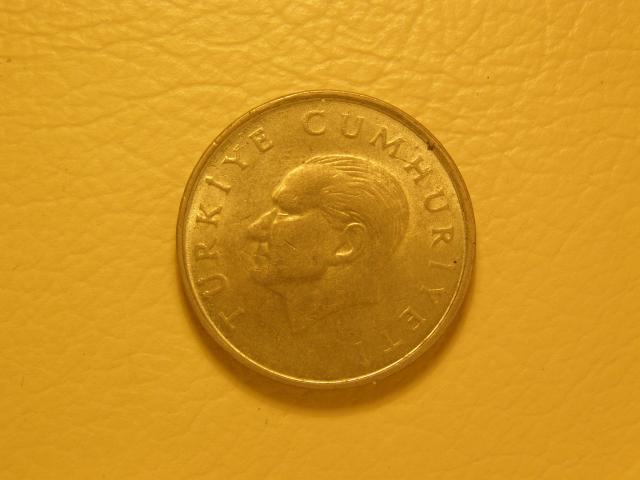 Daiktas Turkija 25 bin lira   99 m