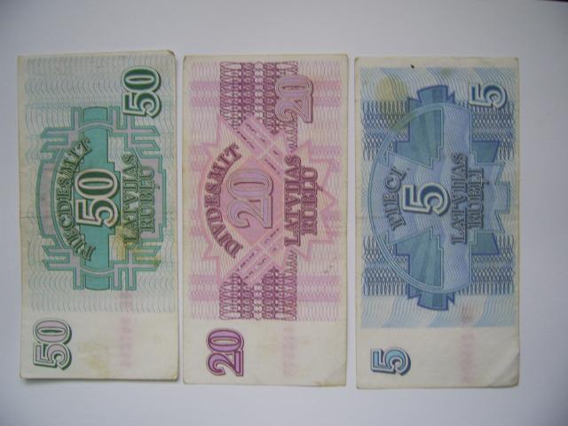 Daiktas banknotai04