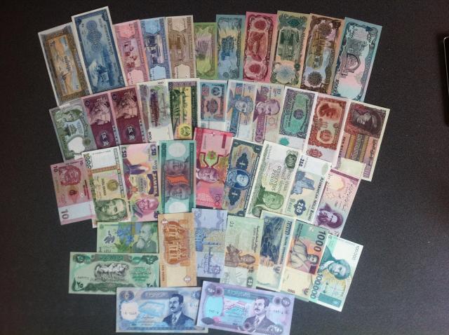 Daiktas yvairiu pasaulio saliu banknotai