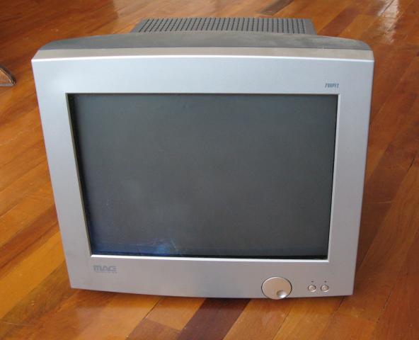 Daiktas 17 colių kineskopinis monitorius Mag 786pf2