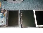 Daiktas Apple ibook, ir 2 toshiba matricos.vienas dar ir su motinine plokšte.