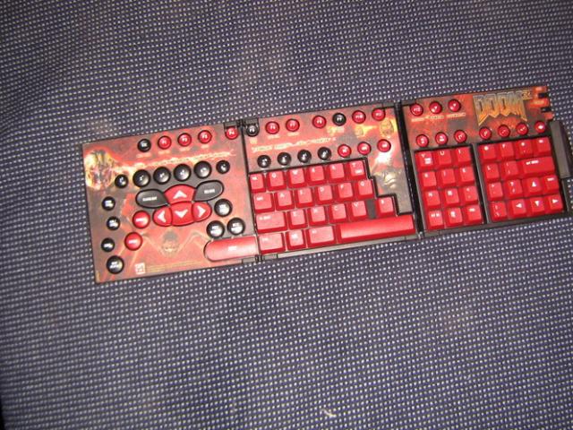 Daiktas puse kalaviaturos