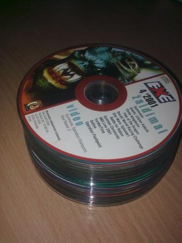 Daiktas Zaidimai + diskai is zurnalu + kiti diskai