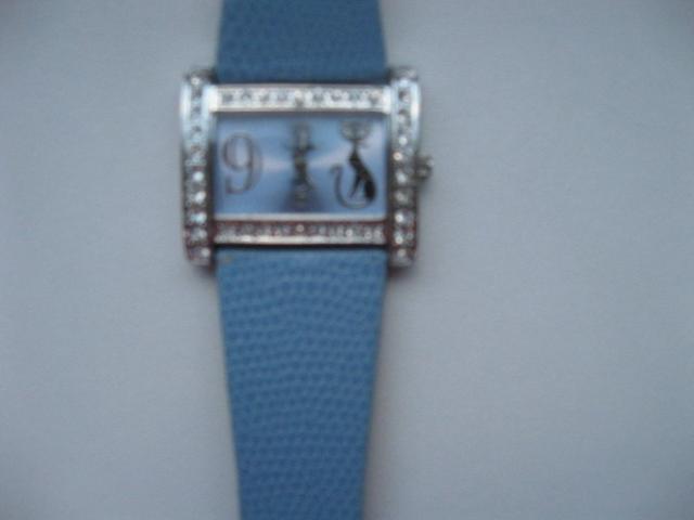 Daiktas mėlynas laikrodis