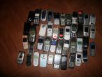 Daiktas apie 100 telefonu