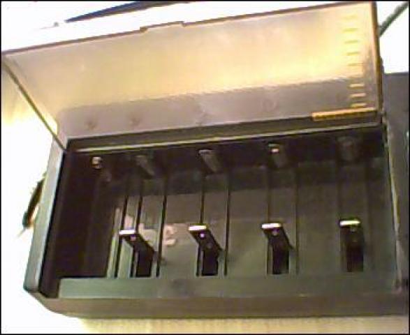 Daiktas PHILIPS PNC 250 Universal Battery Charger