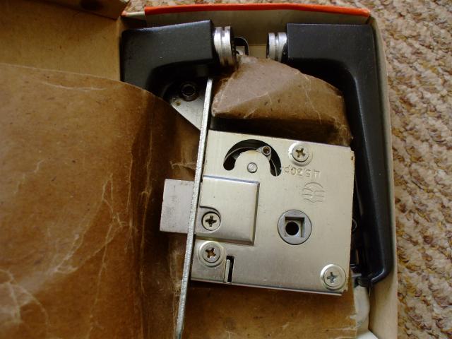 Daiktas Durų spyna su papildomu užraktu