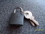 Daiktas Spynelė su raktais. Sargė.