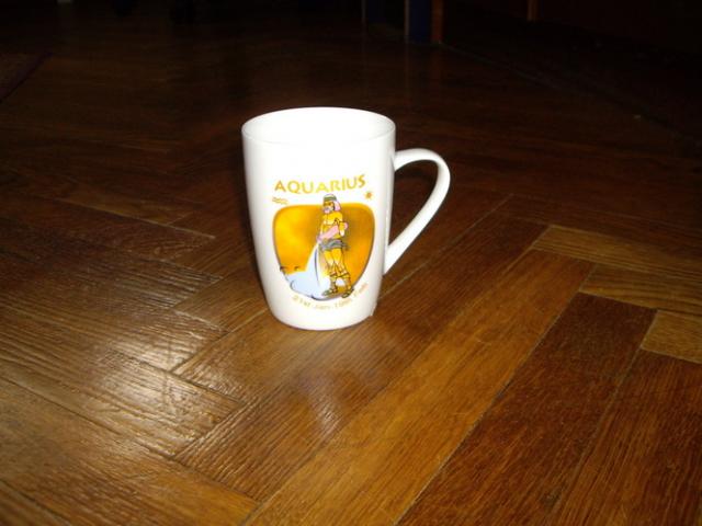 Daiktas puodukas VANDENIS