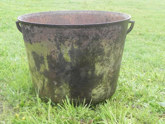 Daiktas Pirmo,arba antro pasaulinio karo laiku kareiviskas spizinis puodas