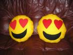 Daiktas Dvi Emoji (Smile) dekoratyvines pagalveles