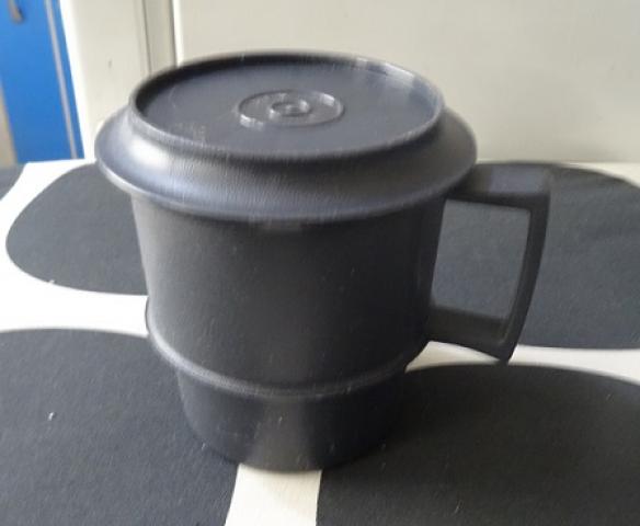 Daiktas Tupperware puodeliai su dangteliais