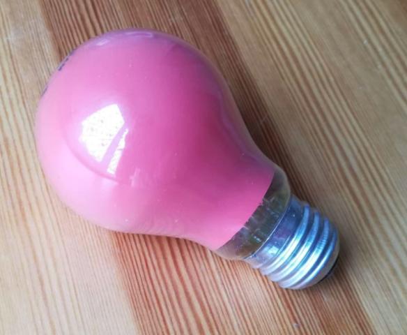 Daiktas Raudona kaitrinė E27 lemputė